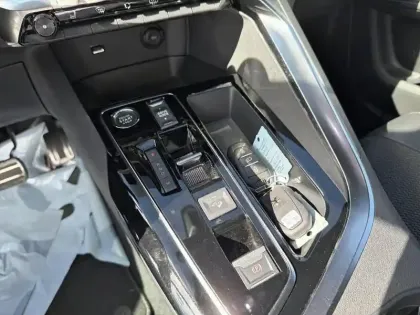 Photo 23 Peugeot 5008  BlueHDi 130ch S&S EAT8 GT