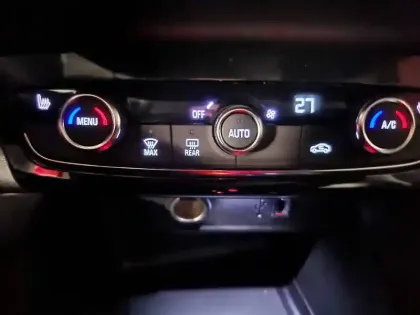 Photo 10 Opel Corsa  Electrique 136 ch & Batterie 50 kWh