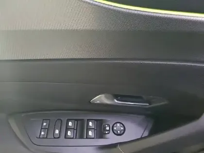 Photo 28 Peugeot 308  PHEV 225 e-EAT8