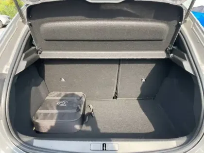 Photo 25 Peugeot 208  Electrique 51 kWh 156ch