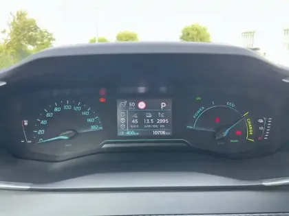 Photo 29 Peugeot 208  Electrique 51 kWh 156ch
