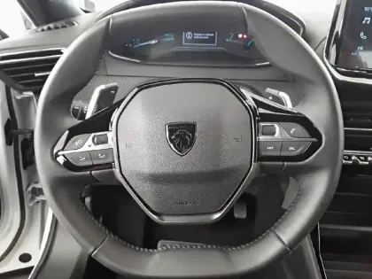 Photo 28 Peugeot 2008  Hybrid 136 e-DCS6