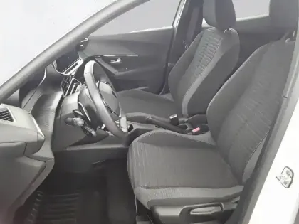 Photo 30 Peugeot 2008  Hybrid 136 e-DCS6