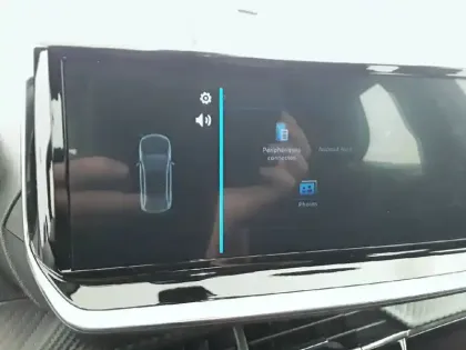 Photo 37 Peugeot 2008  Hybrid 136 e-DCS6