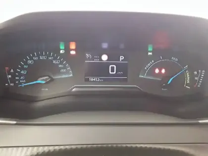 Photo 29 Peugeot 2008  Hybrid 136 e-DCS6