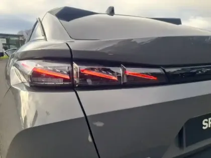 Photo 37 Peugeot 408  Hybrid 136 e-DCS6