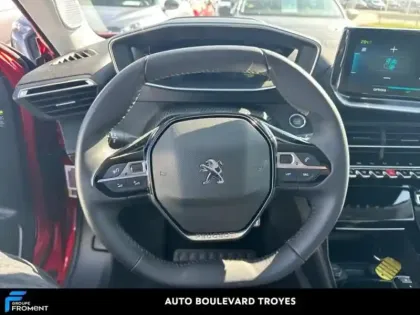 Photo 8 Peugeot 2008  e- 136ch Roadtrip