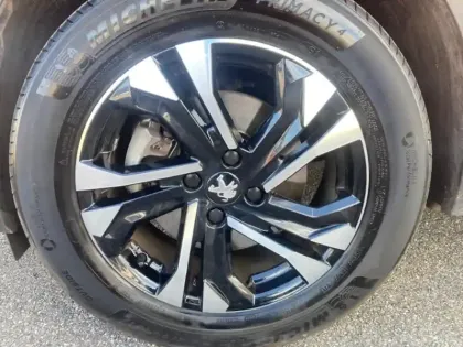 Photo 10 Peugeot 2008 Gén. II Ph1 NG Allure 5