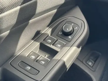 Photo 40 Volkswagen Golf  1.5 eHybrid 272 DSG6