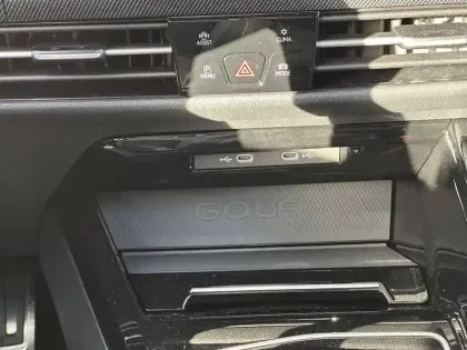 Photo 56 Volkswagen Golf  1.5 eHybrid 272 DSG6