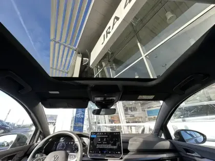 Photo 38 Volkswagen Golf  1.5 eHybrid 272 DSG6