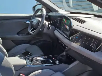 Photo 51 Audi Q6 E-tron  387 ch 100 kWh quattro