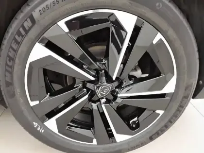 Photo 29 Peugeot 408  PureTech 130 ch S&S EAT8