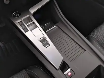 Photo 18 Peugeot 308  BlueHDi 130ch S&S EAT8