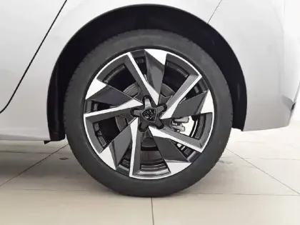 Photo 10 Peugeot 308  BlueHDi 130ch S&S EAT8