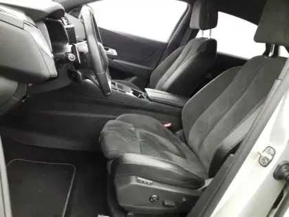 Photo 19 DS DS 7 DS7 Crossback Hybride E-Tense 300 EAT8 4x4 Performance Line+