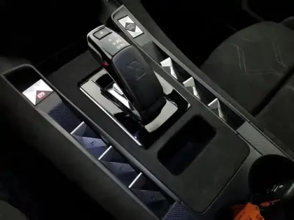 Photo 18 DS DS 7 DS7 Crossback Hybride E-Tense 300 EAT8 4x4 Performance Line+