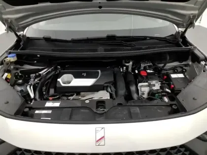 Photo 6 DS DS 7 DS7 Crossback Hybride E-Tense 300 EAT8 4x4 Performance Line+