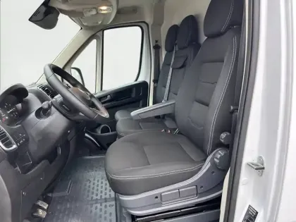 Photo 30 Peugeot Boxer  FOURGON TOLE 3.3 T L2H2 BLUEHDI 140 S&S BVM6