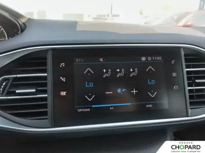 Photo 12 Peugeot 308  PureTech 130ch S&S EAT8