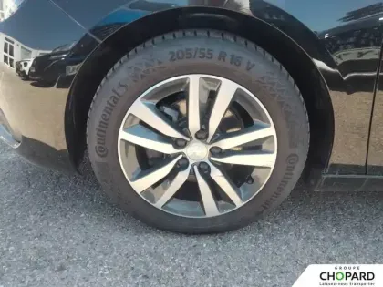 Photo 11 Peugeot 308  PureTech 130ch S&S EAT8