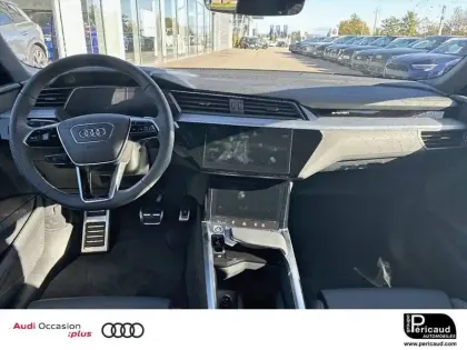 Photo 20 Audi Q8 E-Tron  Sportback 55 408 ch 114 kWh Quattro