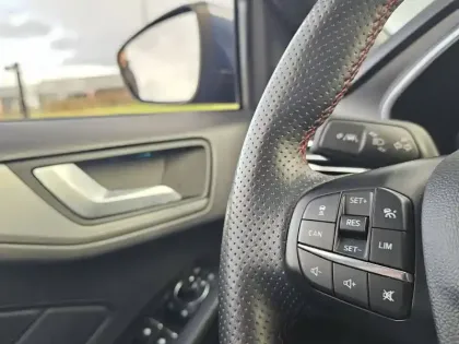 Photo 14 Ford Focus Gén. IV Ph1 ST-Line 5