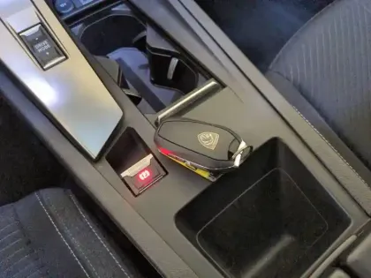 Photo 15 Peugeot 308  PHEV 180 e-EAT8