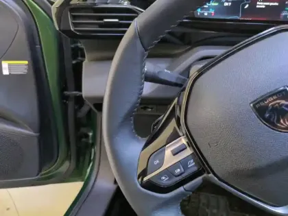 Photo 13 Peugeot 308  PHEV 180 e-EAT8