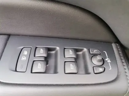 Photo 6 Volvo Xc60  T6 Recharge AWD 253 ch + 145 ch Geartronic 8