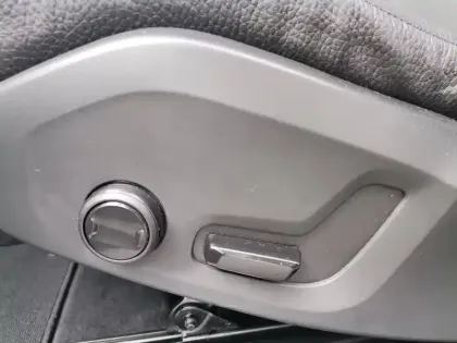 Photo 7 Volvo Xc60  T6 Recharge AWD 253 ch + 145 ch Geartronic 8