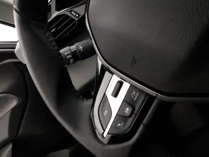 Photo 17 Peugeot 308  PHEV 180 e-EAT8 Allure