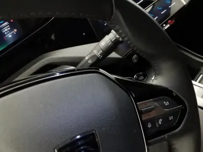 Photo 18 Peugeot 308  PHEV 180 e-EAT8 Allure