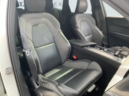 Photo 12 Volvo Xc60  T6 Recharge AWD 253 ch + 87 ch Geartronic 8