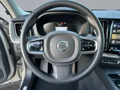 Photo 13 Volvo Xc60  T8 Twin Engine 303 ch + 87 ch Geartronic 8