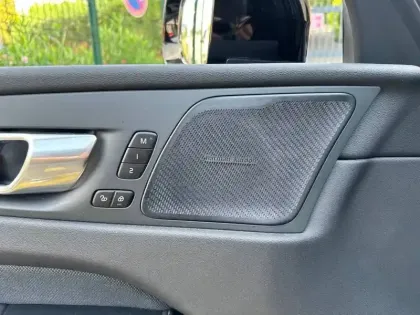 Photo 17 Volvo Xc60  T8 AWD 318 ch + 87 ch Geartronic 8