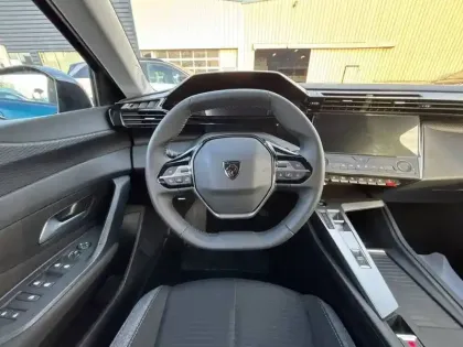 Photo 33 Peugeot 308  BlueHDi 130ch S&S EAT8