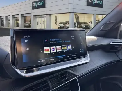 Photo 10 Peugeot 2008  PureTech 130 S&S BVM6 GT