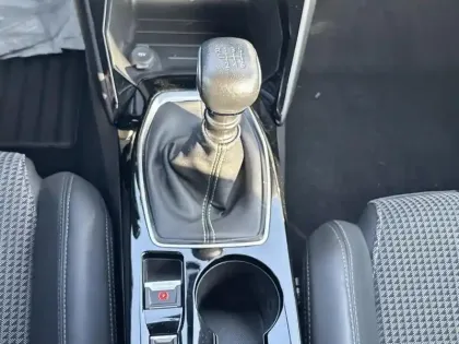 Photo 23 Peugeot 2008  PureTech 130 S&S BVM6 GT