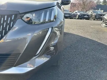 Photo 13 Peugeot 2008  PureTech 130 S&S BVM6 GT