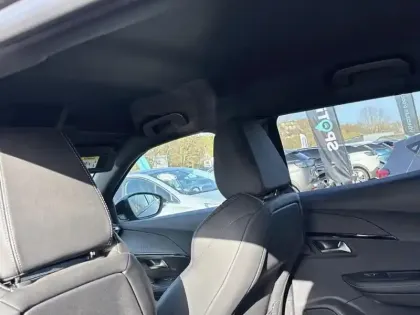 Photo 24 Peugeot 2008  PureTech 130 S&S BVM6 GT