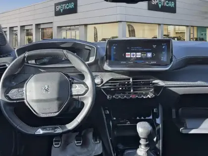 Photo 9 Peugeot 2008  PureTech 130 S&S BVM6 GT