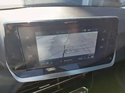 Photo 34 Peugeot 208  PureTech 75 S&S BVM5