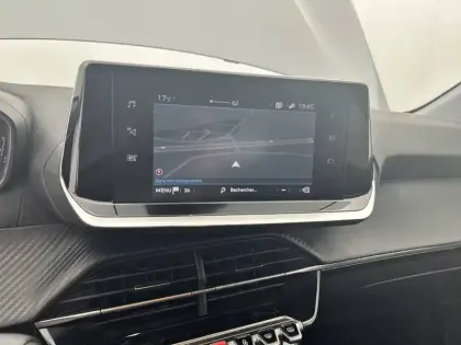 Photo 59 Peugeot 208  PureTech 75 S&S BVM5