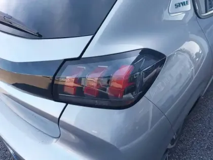 Photo 36 Peugeot 208  PureTech 75 S&S BVM5