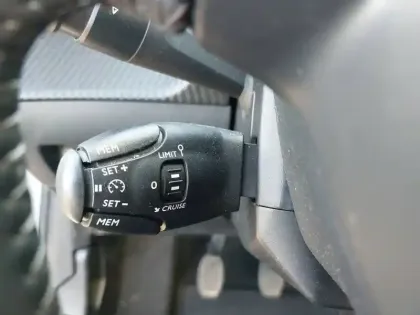 Photo 38 Peugeot 208  PureTech 75 S&S BVM5