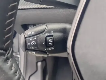 Photo 39 Peugeot 208  PureTech 75 S&S BVM5