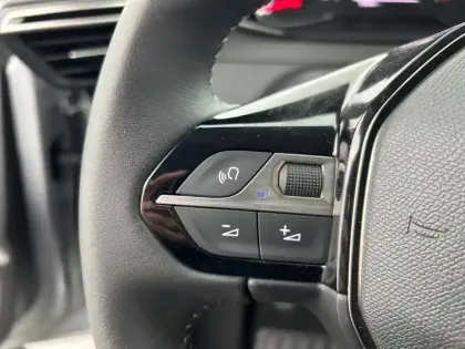 Photo 65 Peugeot 208  PureTech 75 S&S BVM5