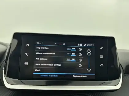 Photo 70 Peugeot 208  PureTech 75 S&S BVM5