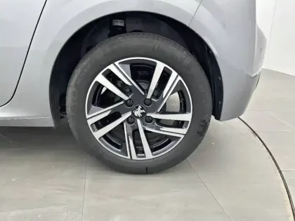 Photo 59 Peugeot 208  PureTech 75 S&S BVM5